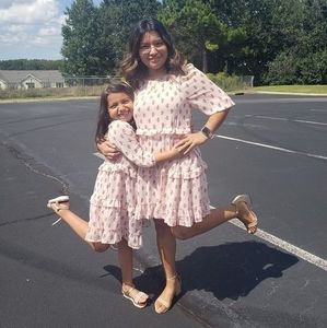 Meet your Posher, Emi